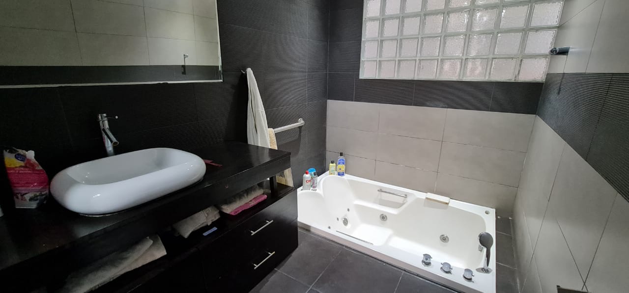 ALQUILO CASA EN LAS BRISAS DE VILLA